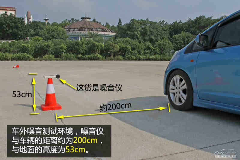 车外噪音偏高 车内噪音可接受 噪音测试,我们以60km/h左右的速度测试